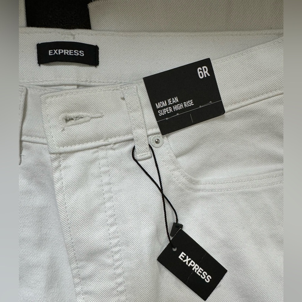 Express White Jeans - Mom jean super high rise